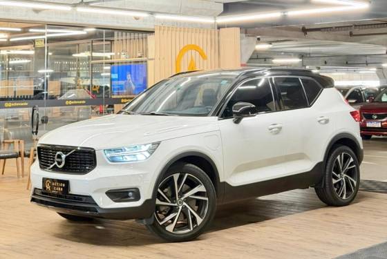 VOLVO XC40 1.5 T5 RECHARGE R-DESIGN GEARTRONIC